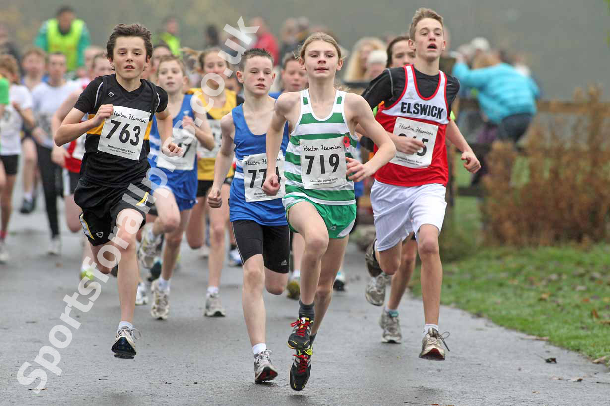Under-13s start, Heaton Harriers Memorial Road Race.